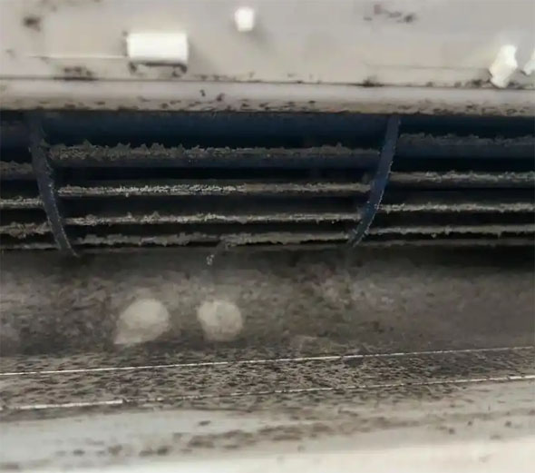 肃南空调吹的风有股烧焦味是怎么回事